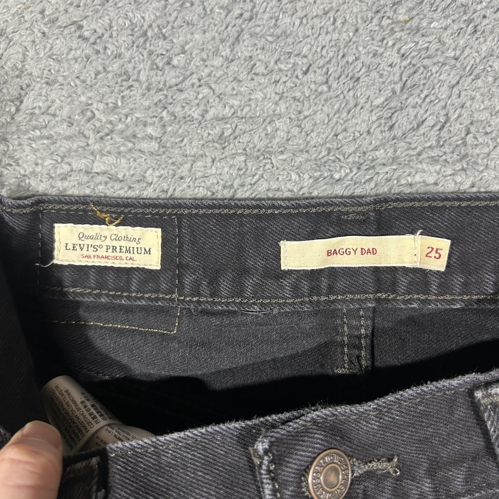 Levi's Women's Size 25 Baggy Dad Black Denim Jeans Relaxed Straight #2912 - Picture 2 of 9